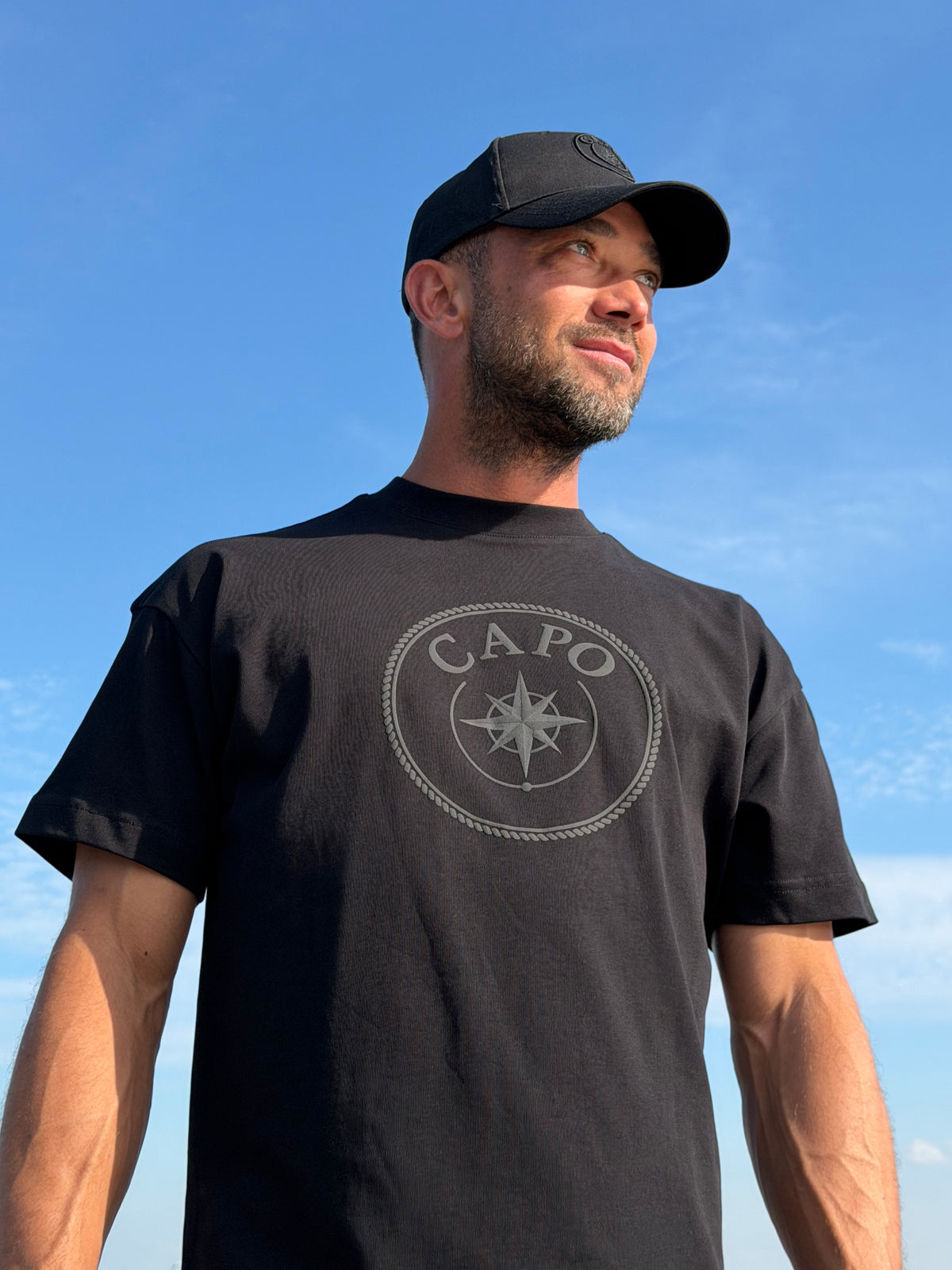 CAMISETA OVERSIZE CON RELIEVE TONAL NEGRA